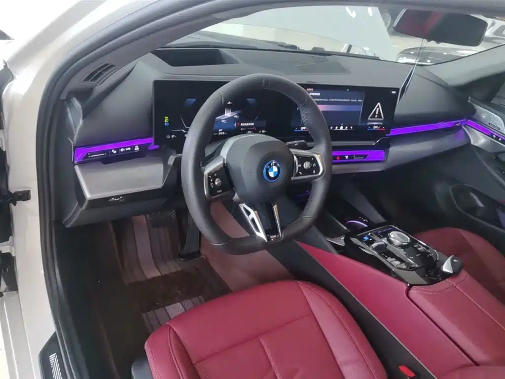 BMW i5 2025 — фото 10
