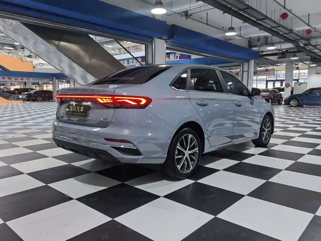 Geely Emgrand 2024