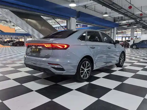 Geely Emgrand 2024
