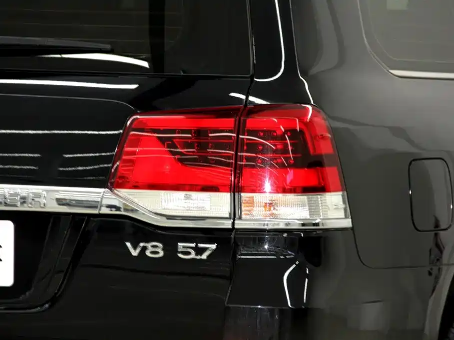 Toyota Land Cruiser 2020 — фото 24