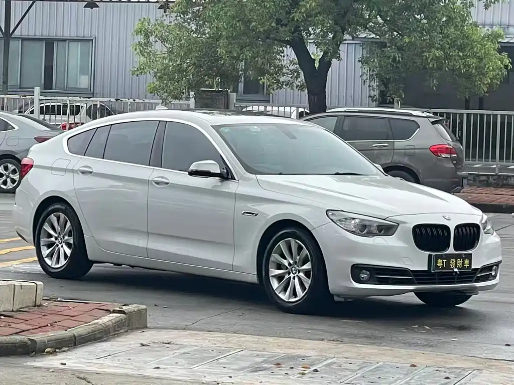BMW 5 Series GT 2016 — фото 3