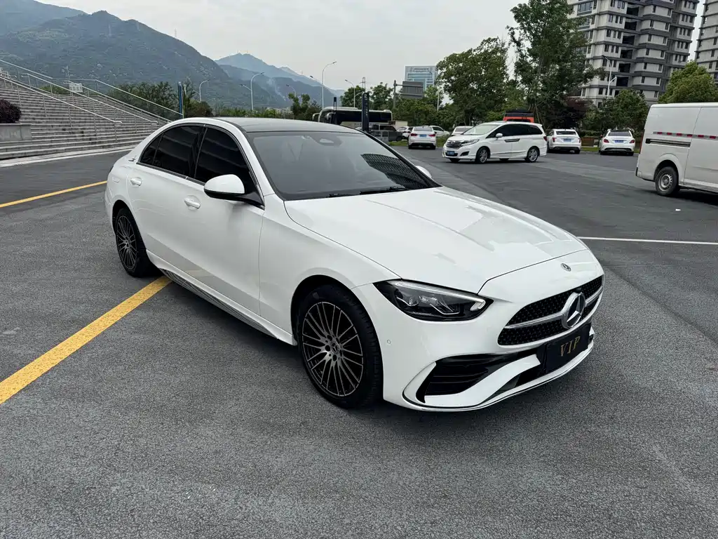 Mercedes-Benz C-Class 2023 — фото 3