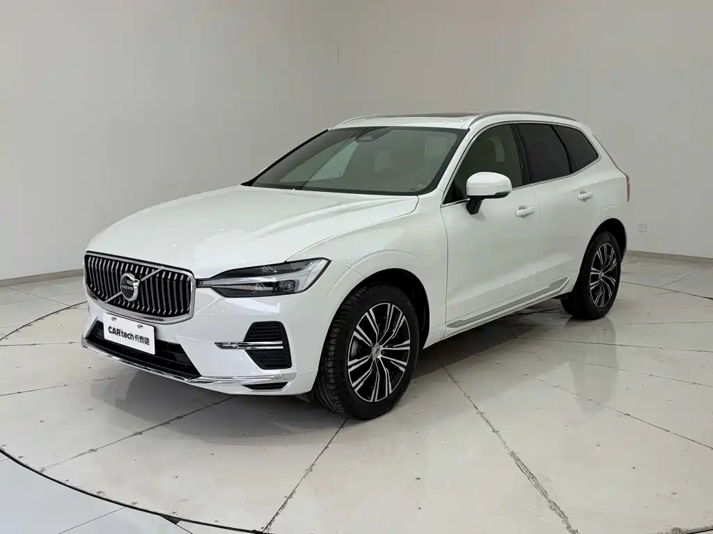 Volvo XC60 2022 — фото 24