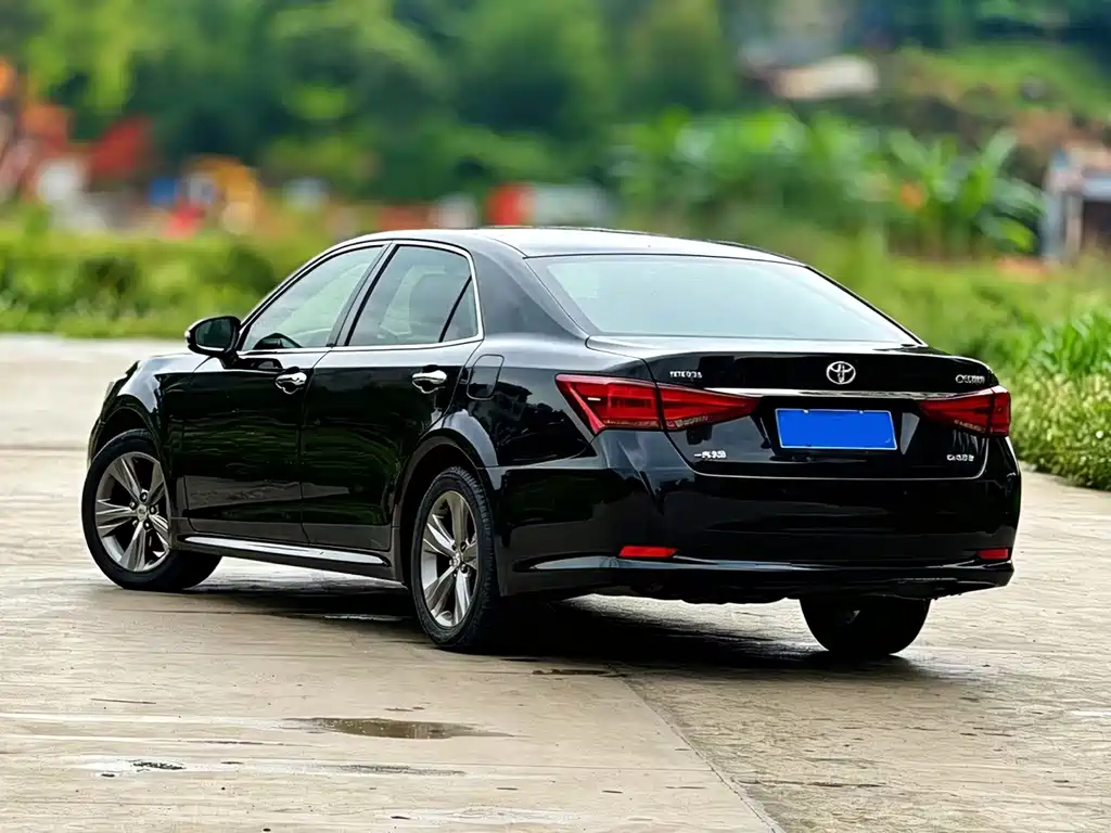 Toyota Crown 2016 — фото 4