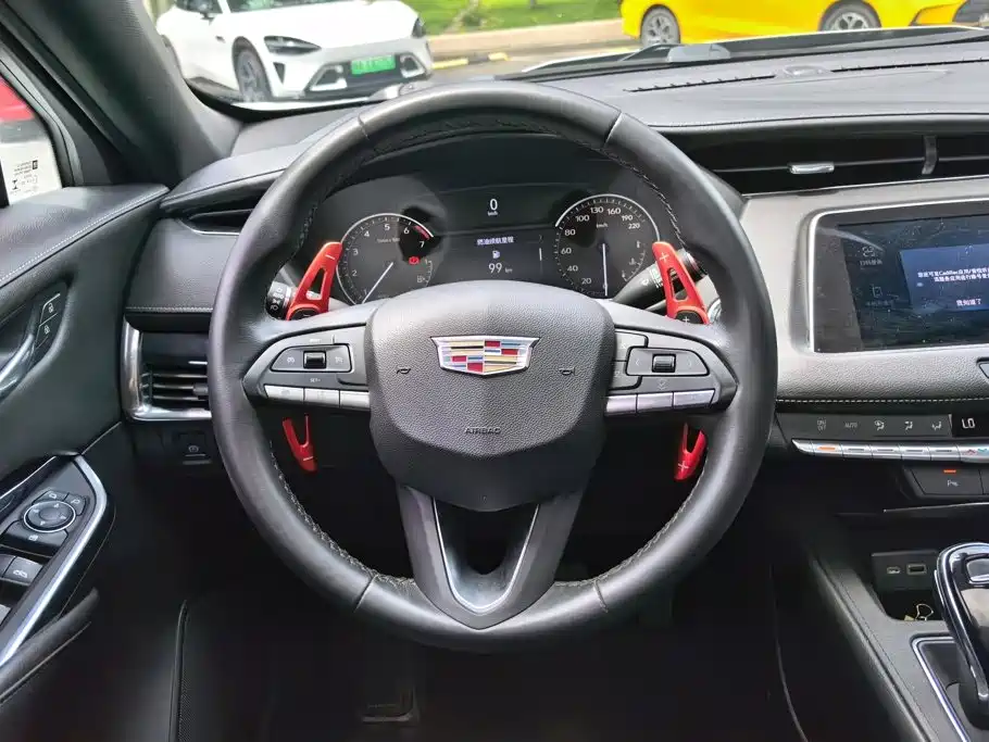 Cadillac XT4 2022 — фото 15