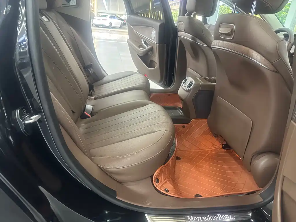 Mercedes-Benz E-Class 2020 — фото 15