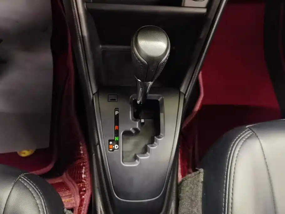 Toyota Yaris L 2020 — фото 16