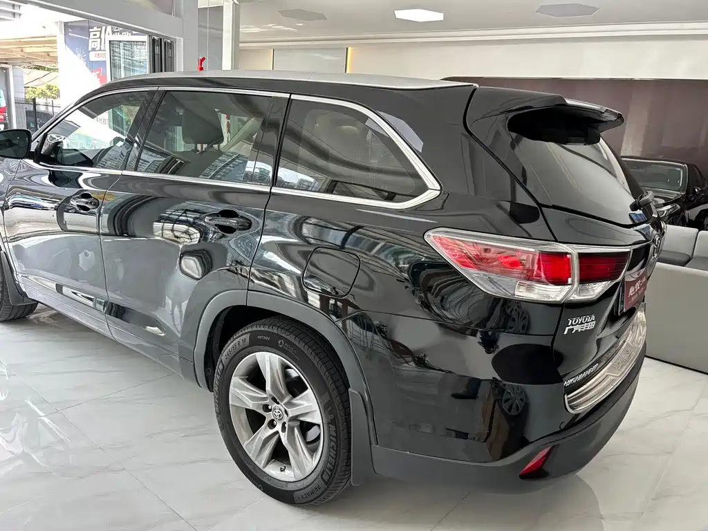 Toyota Highlander 2015 — фото 4