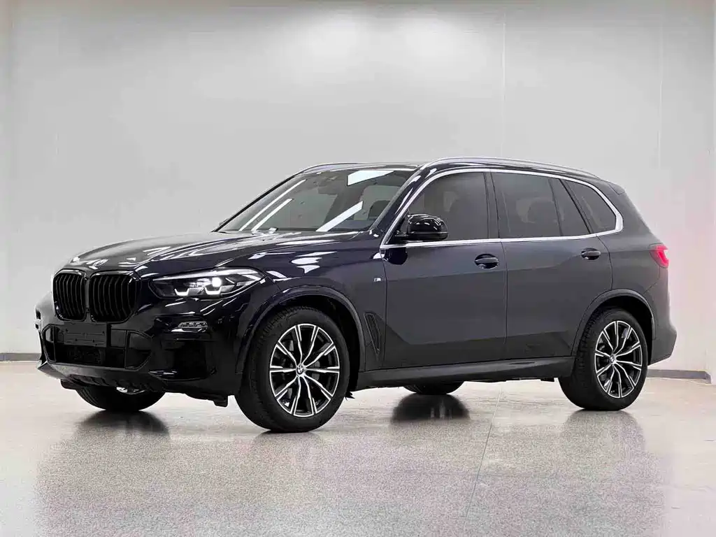 BMW X5 2021 — фото 1