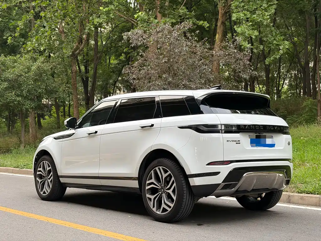 Land Rover Evoque 2023 — фото 6