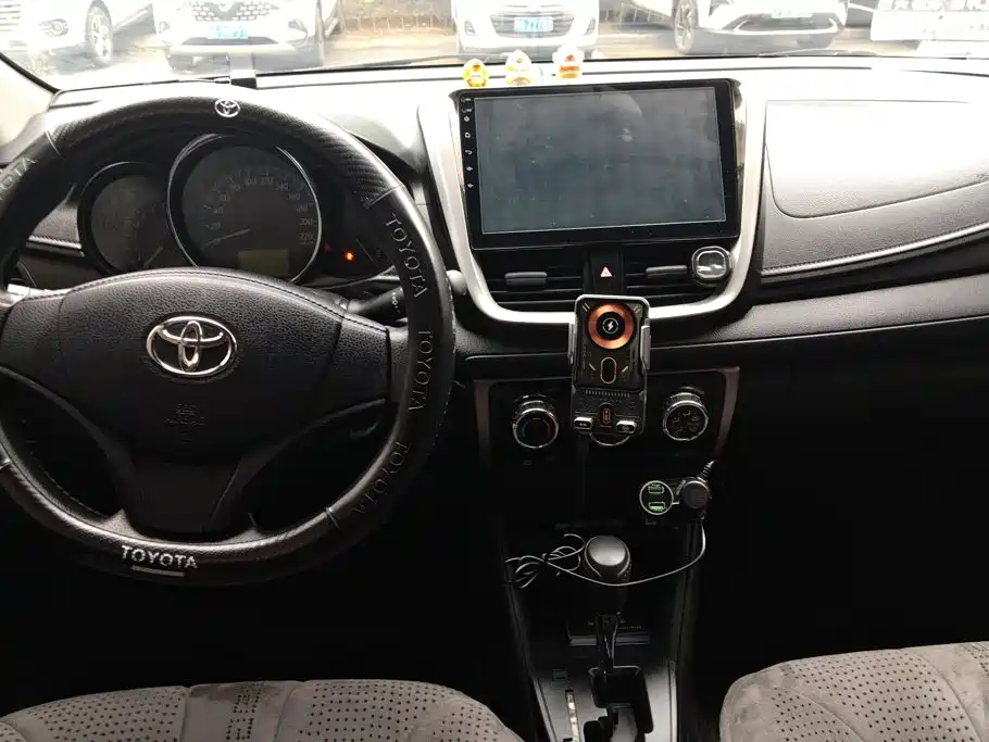 Toyota Yaris L 2018 — фото 12