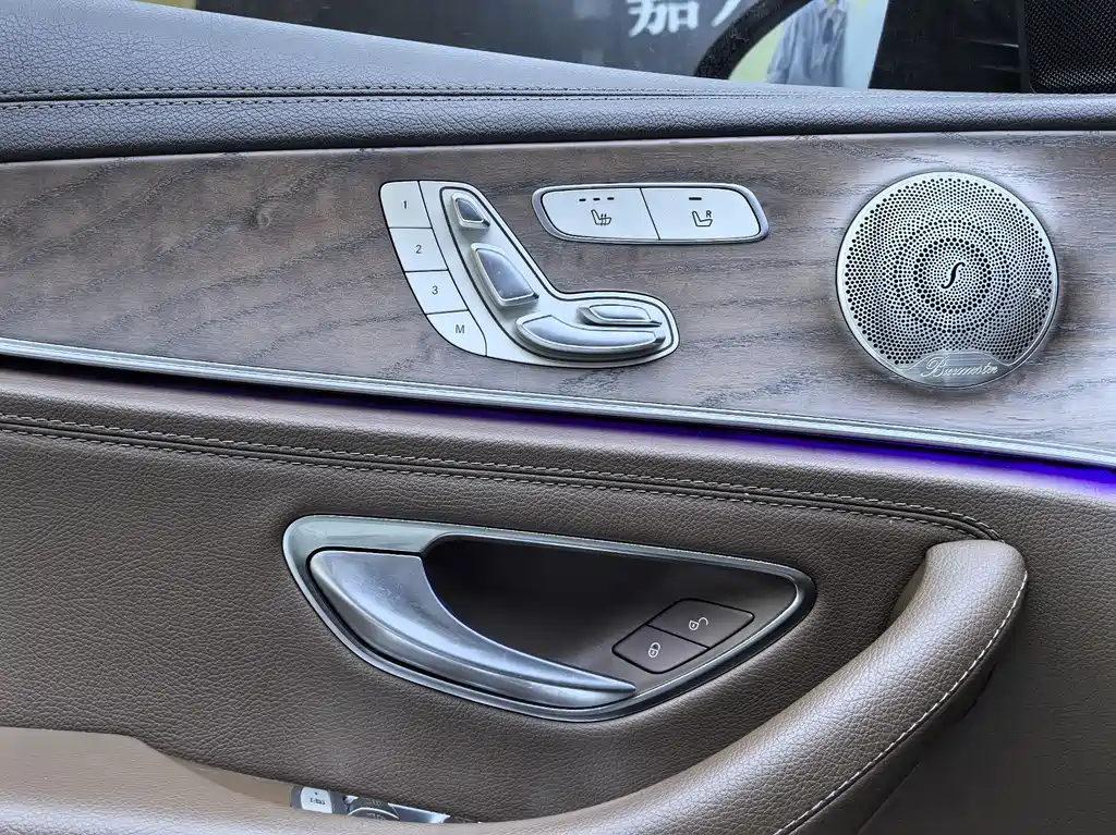 Mercedes-Benz E-Class 2018 — фото 19