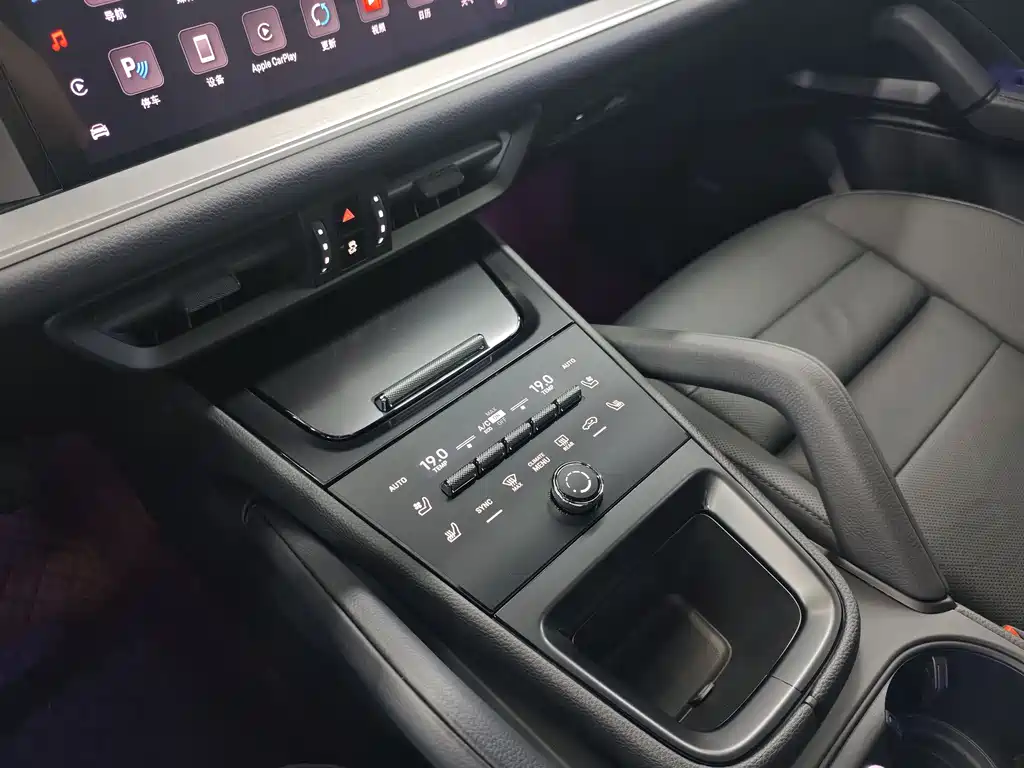 Porsche Cayenne 2023 — фото 19