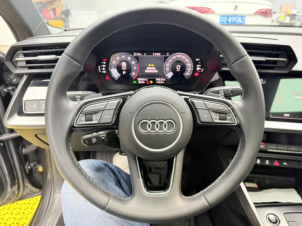 Audi A3 2023 — фото 18