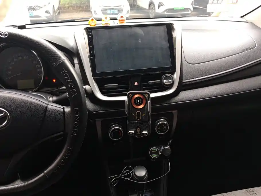 Toyota Yaris L 2018 — фото 13