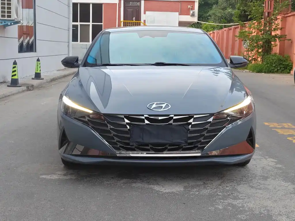 Hyundai Elantra 2023