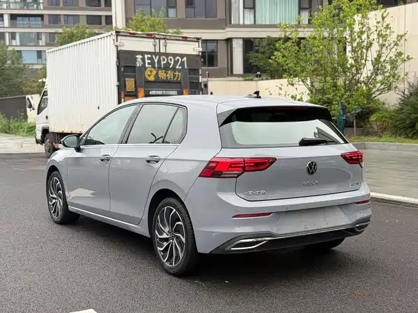 Volkswagen Golf 2022