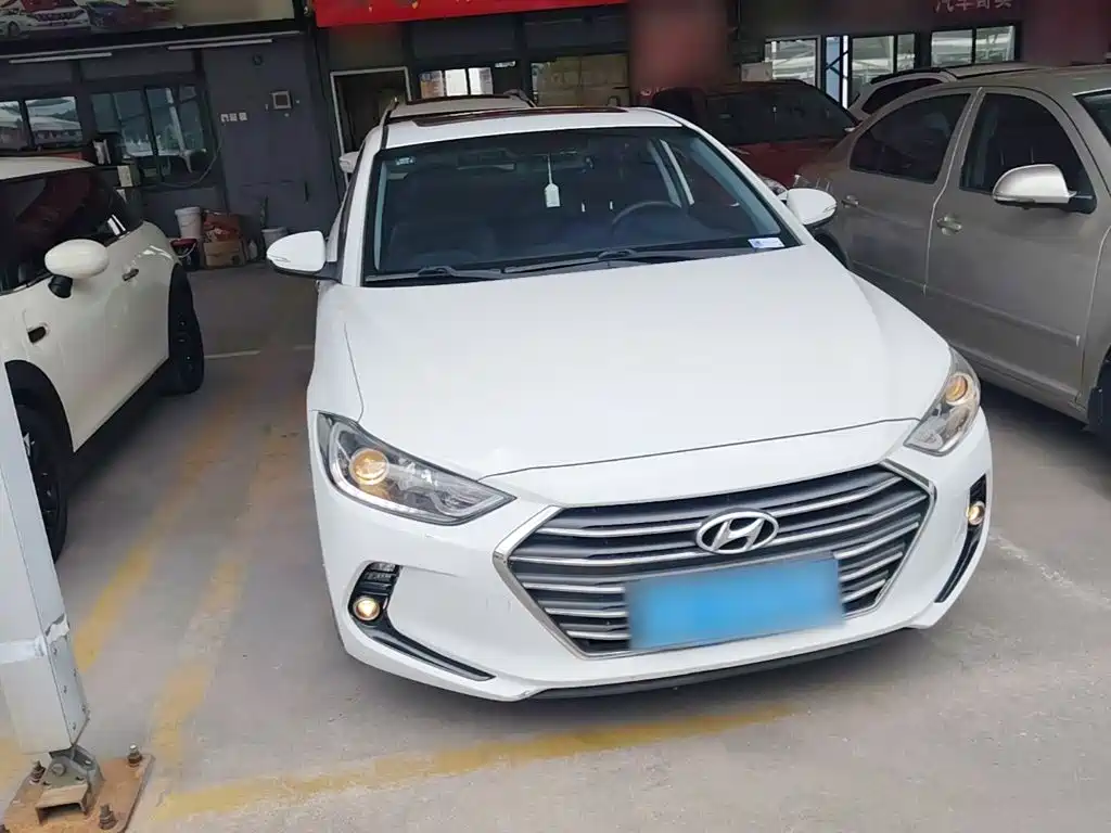 Hyundai Elantra 2016 — фото 4