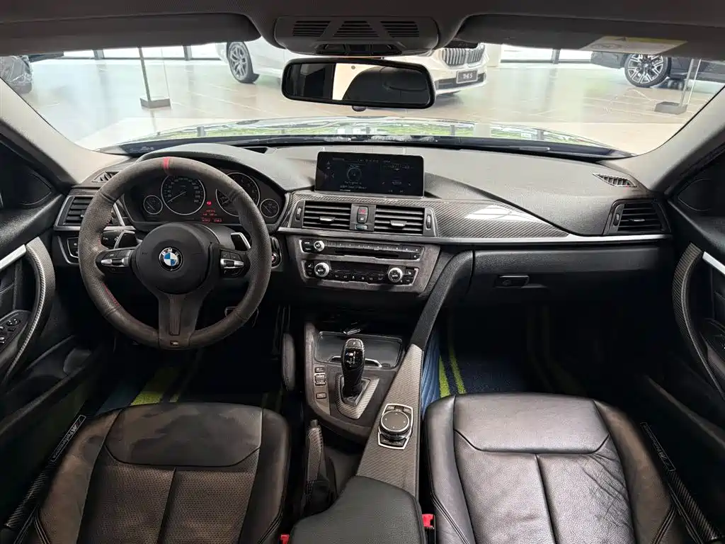 BMW 3 Series 2017 — фото 16