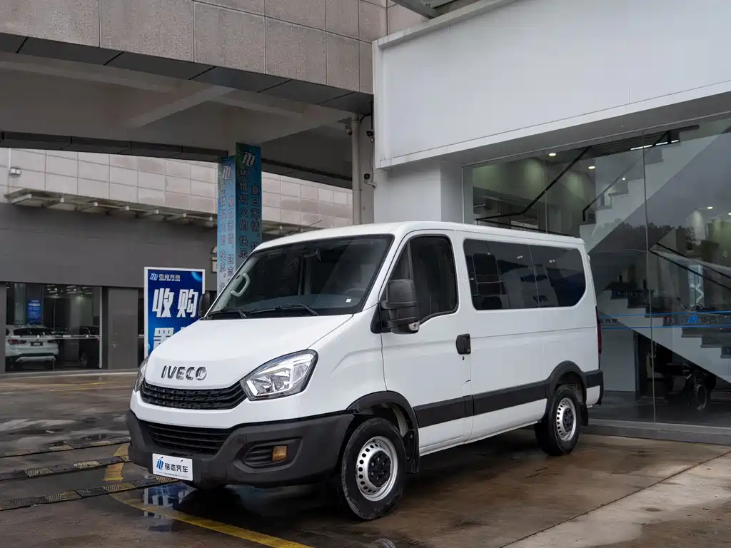 IVECO Ousheng 2023 — фото 1