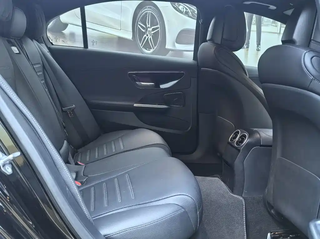 Mercedes-Benz C-Class 2022 — фото 10