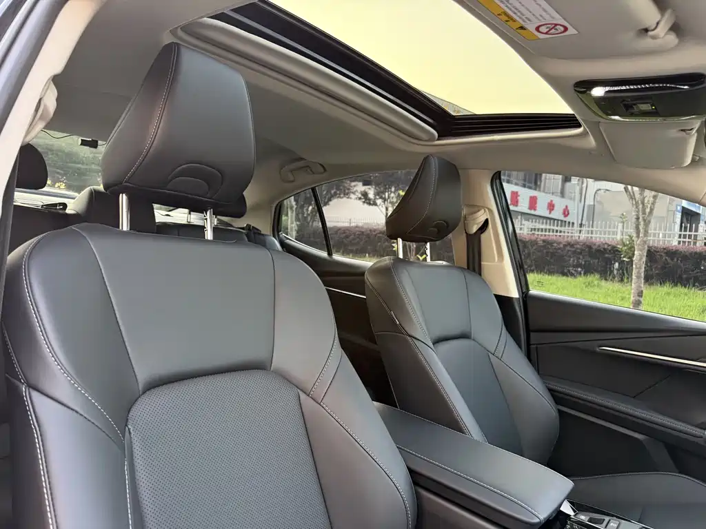 Toyota Camry 2025 — фото 15