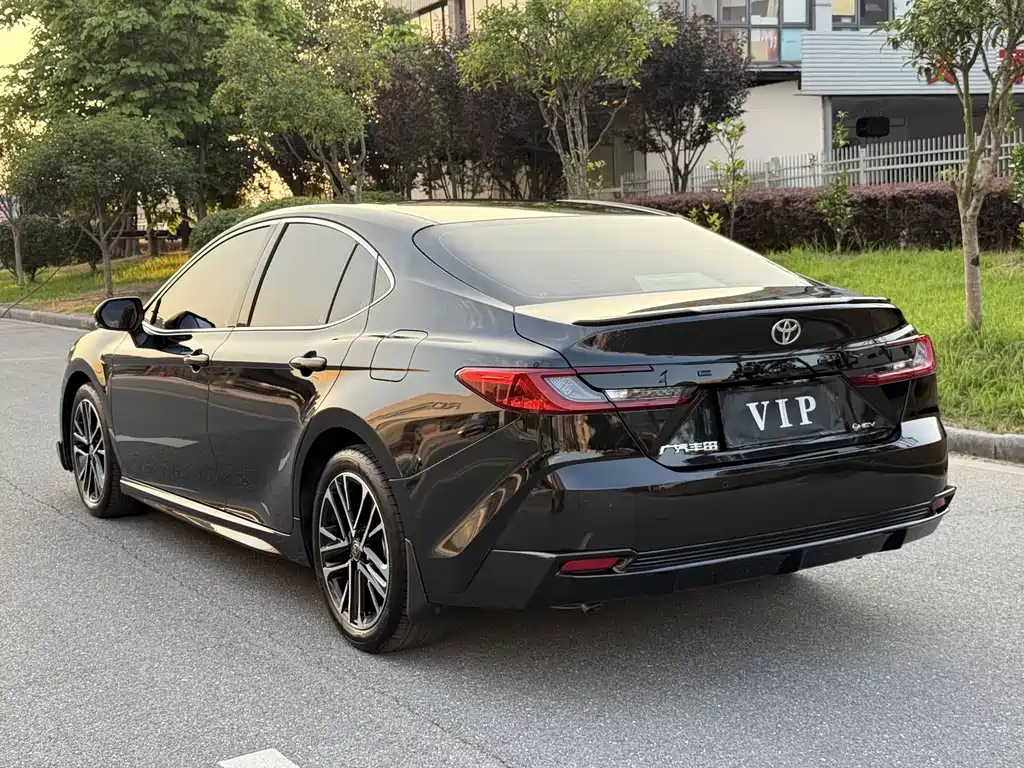 Toyota Camry 2025 — фото 6