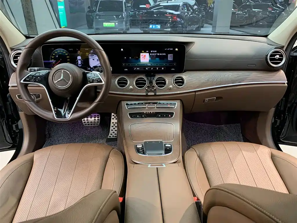 Mercedes-Benz E-Class 2024 — фото 10