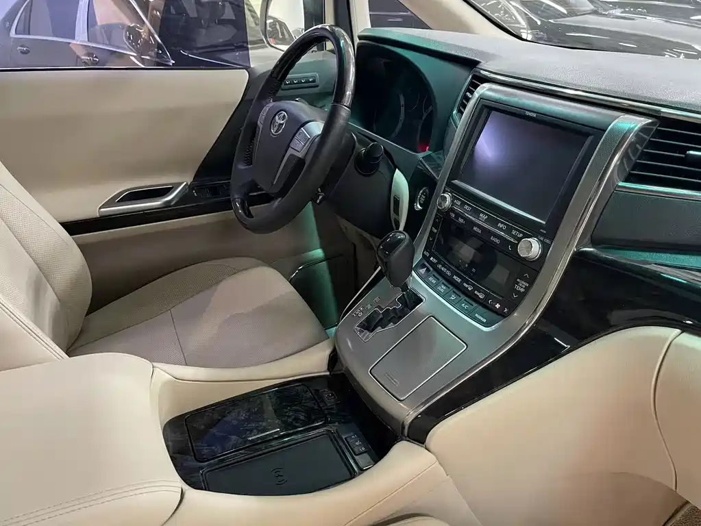 Toyota Alphard 2014 — фото 24