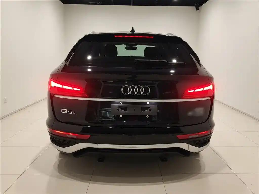 Audi Q5L Sportback 2022 — фото 6