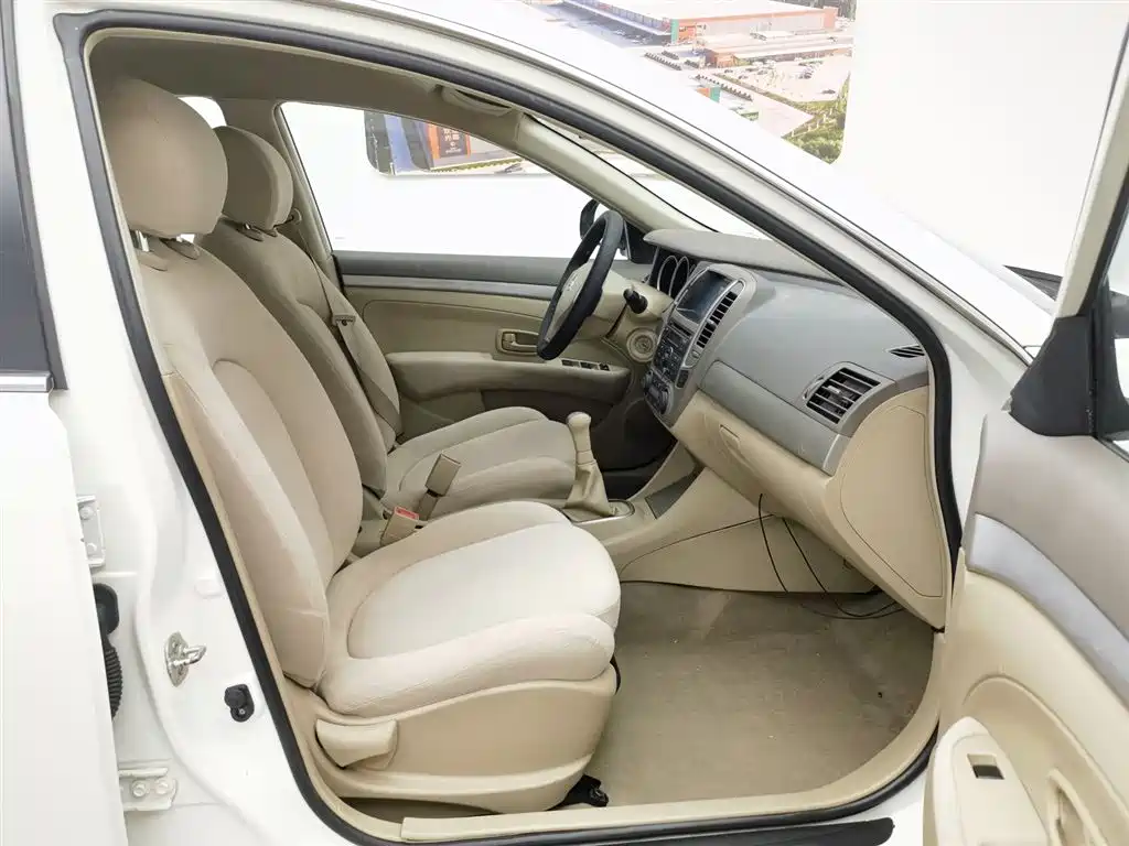 Nissan Sylphy 2015 — фото 23