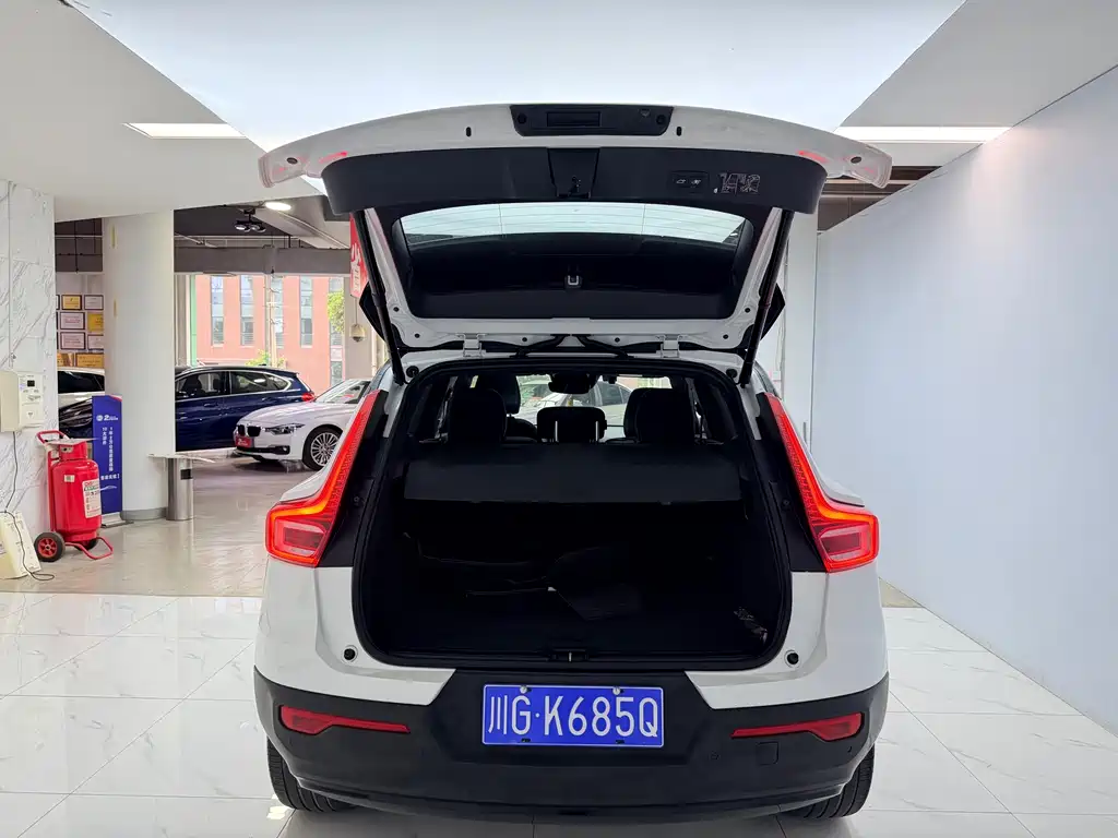 Volvo XC40 2021 — фото 24