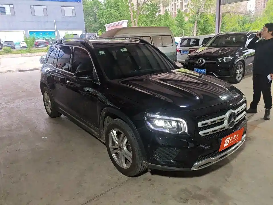Mercedes-Benz GLB 2021