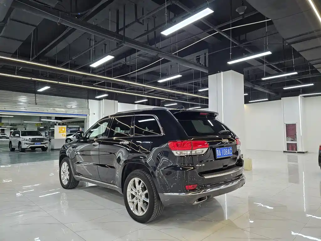 Jeep Grand Cherokee 2014 — фото 3