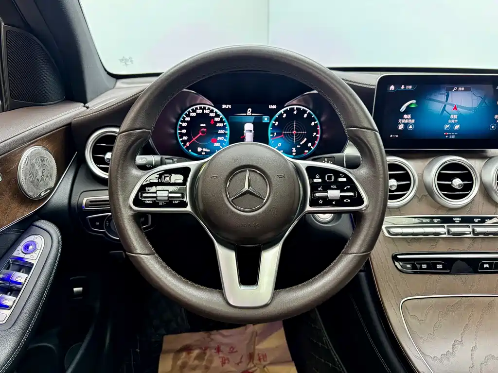 Mercedes-Benz GLC 2020 — фото 16
