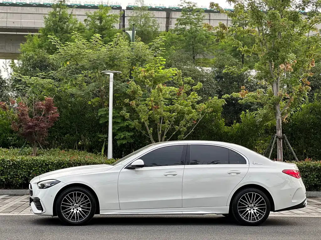Mercedes-Benz C-Class 2022 — фото 7