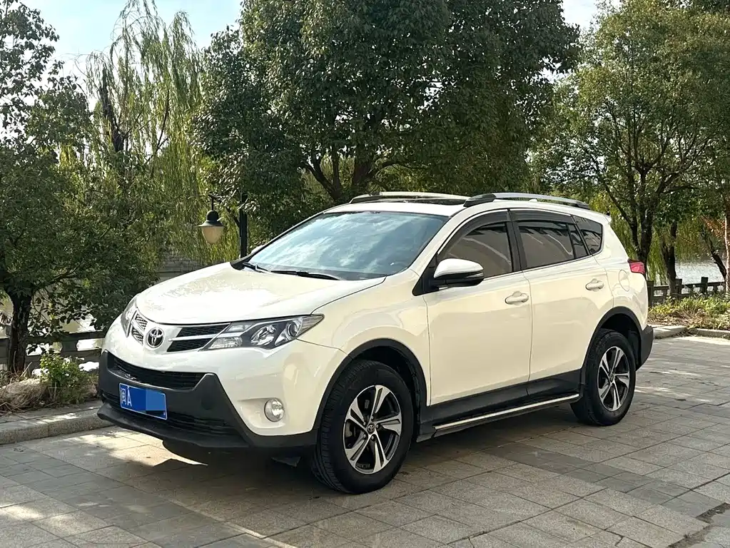 Toyota RAV4 2015