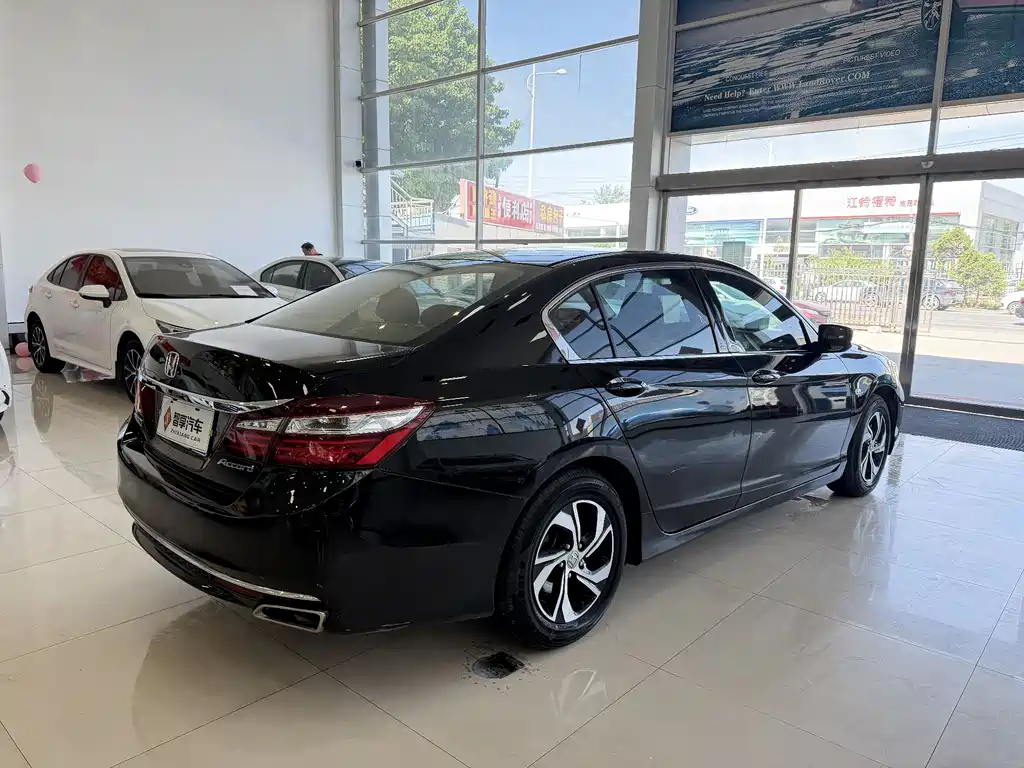Honda Accord 2017 — фото 4