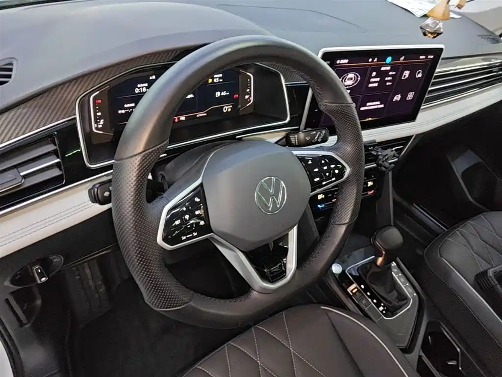 Volkswagen Tiguan L 2022 — фото 10