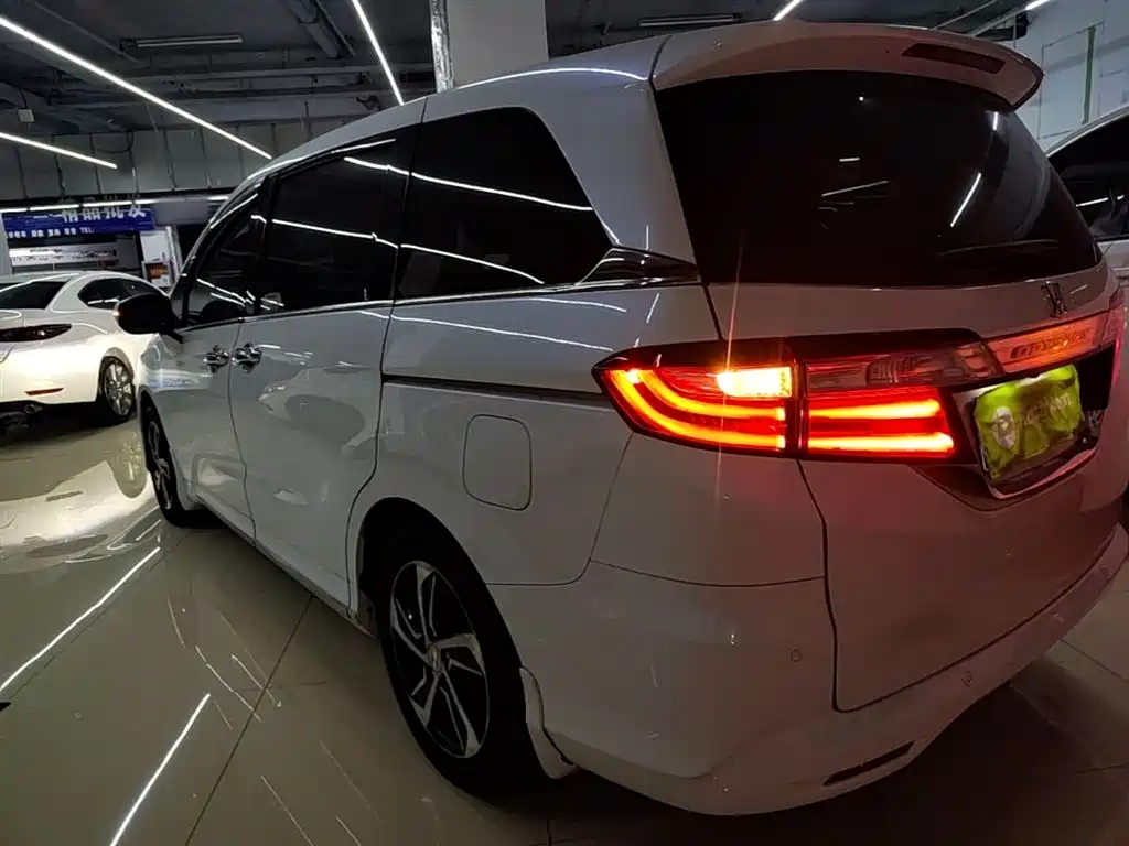 Honda Odyssey 2018 — фото 5