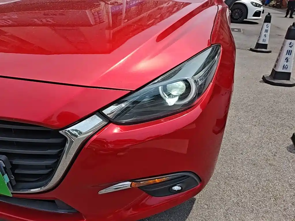 Mazda 3 Axela 2017 — фото 24