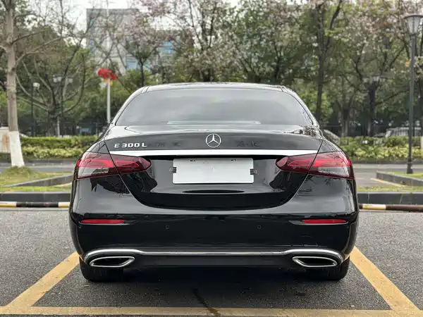 Mercedes-Benz E-Class 2022