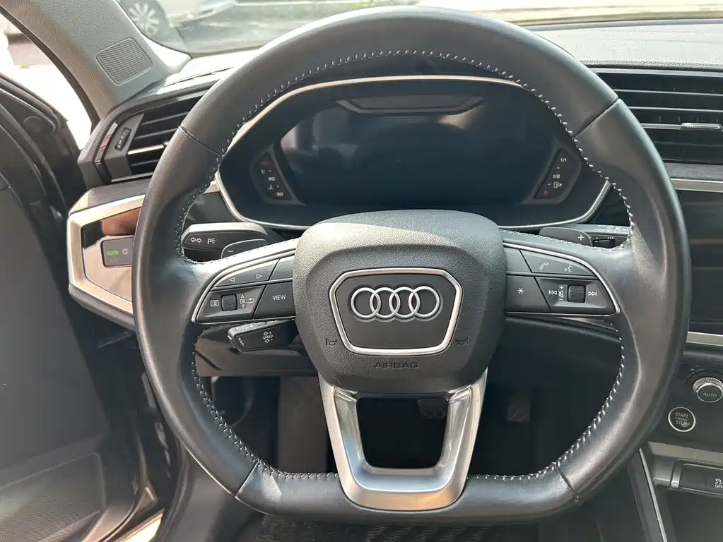 Audi Q3 2023 — фото 15