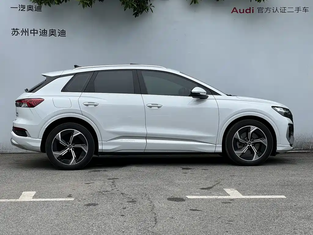 Audi Q4 e-tron 2024 — фото 4