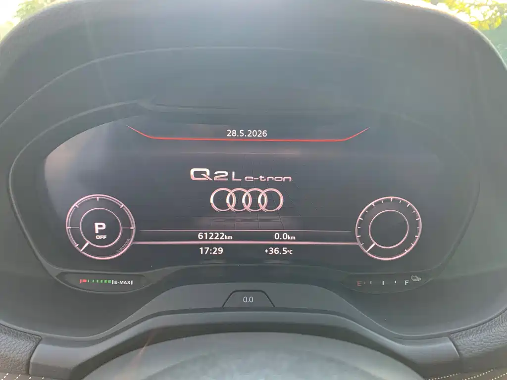 Audi Q2L e-tron 2022 — фото 24