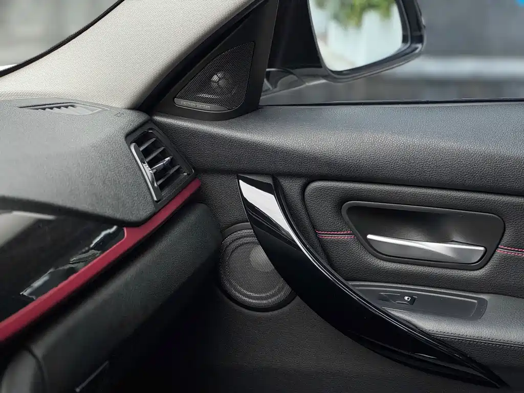 BMW 3 Series 2015 — фото 10