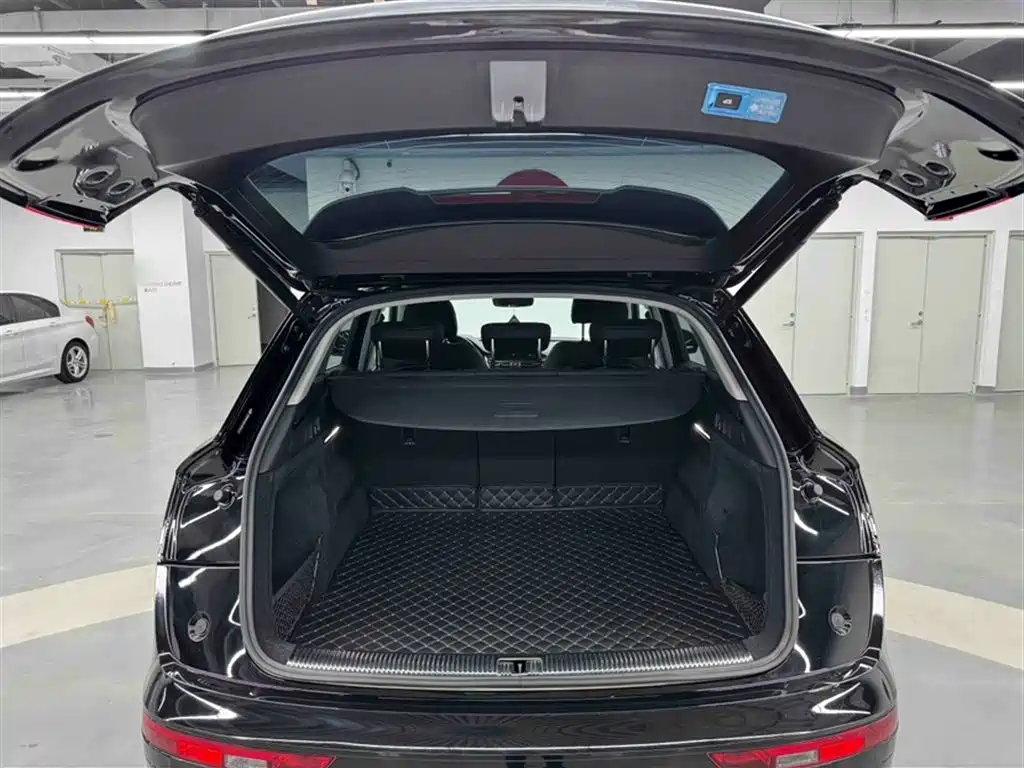 Audi Q5L 2023 — фото 17