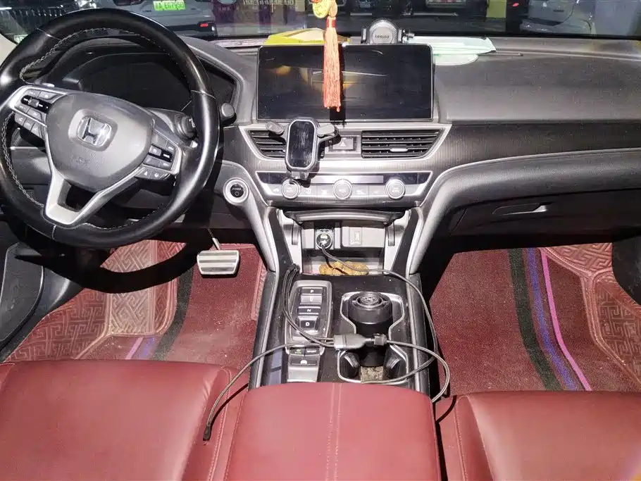 Honda Accord 2022 — фото 13