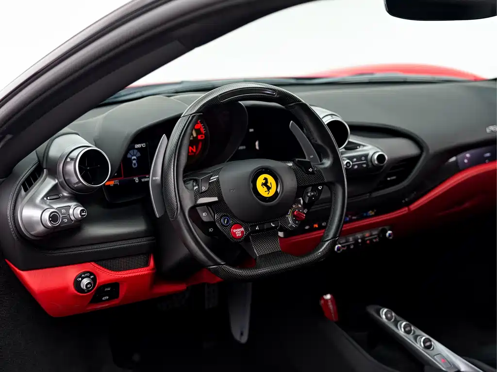 Ferrari F8 2022 — фото 12