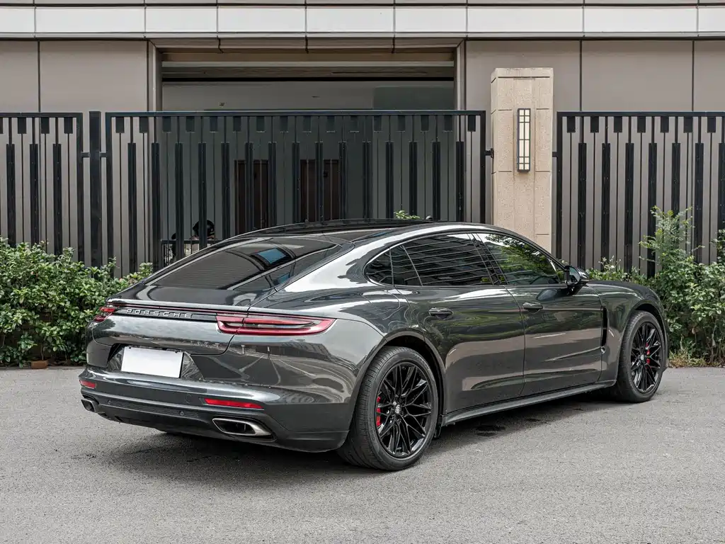 Porsche Panamera 2019 — фото 6